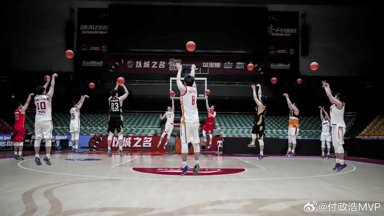 丁彦雨航退役  经十路再无战神，四字外援终谢幕。丁彦雨航在一个雪花纷飞的夜晚悄然