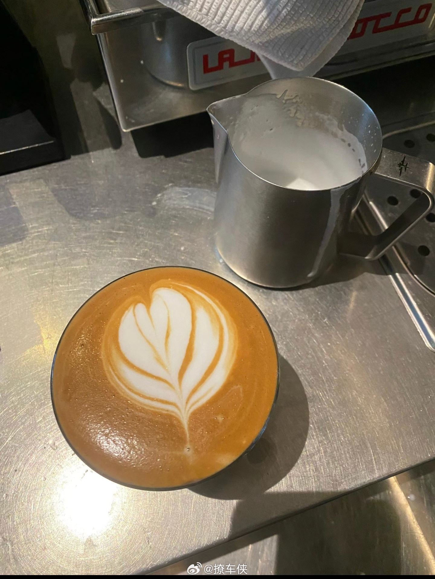 咖啡已就位，脑子还在开机中，请稍后...早安