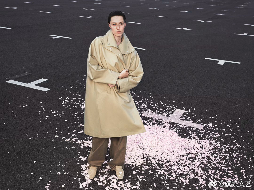 虎弟说时尚 2026秋冬，江南布衣旗下中国设计师女装品牌JNBY以“Normal