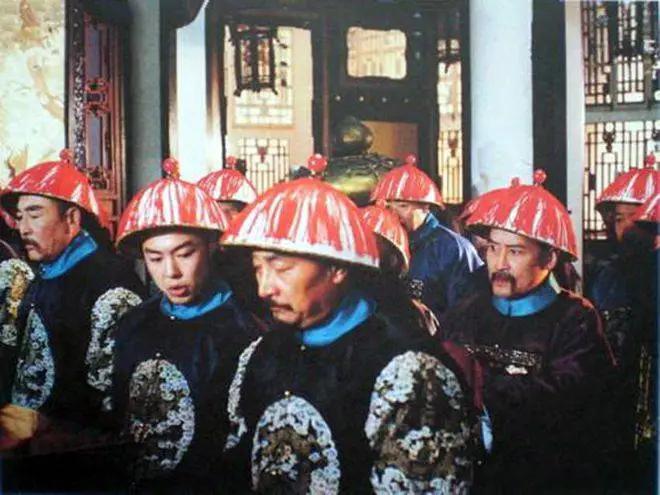 历史 1861 年深秋，密云驿馆外突然被清兵团团围住。肃顺还没来得及反应，就被从