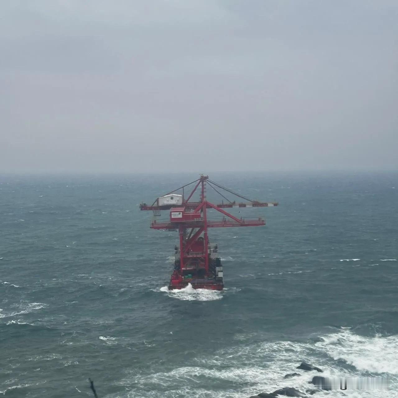 大陆货轮流锚    管碧玲叫嚣：邻居带来的祸真不少

大陆籍货轮“钰洲启航轮”2