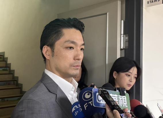 就在刚刚，
 
台北市长蒋万安发表声明，
 
4月22日，针对赖清德窜访斯威士兰