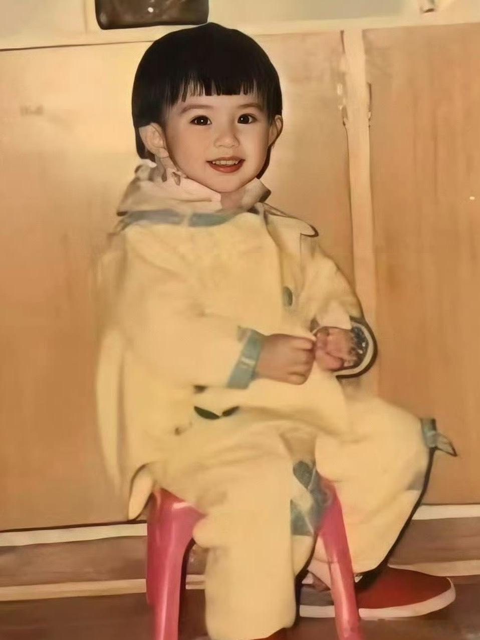 孟子义打小眼睛就大 孟子义可是纯天然大美女呢[彩虹屁] ​​​
