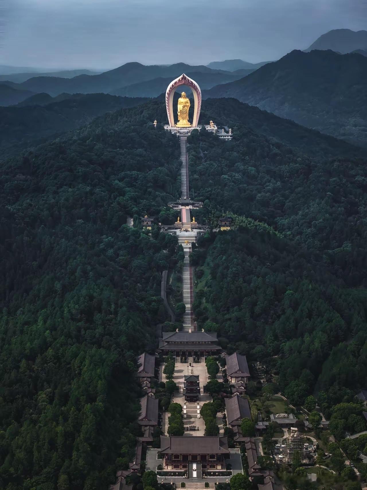 东林大佛…… 