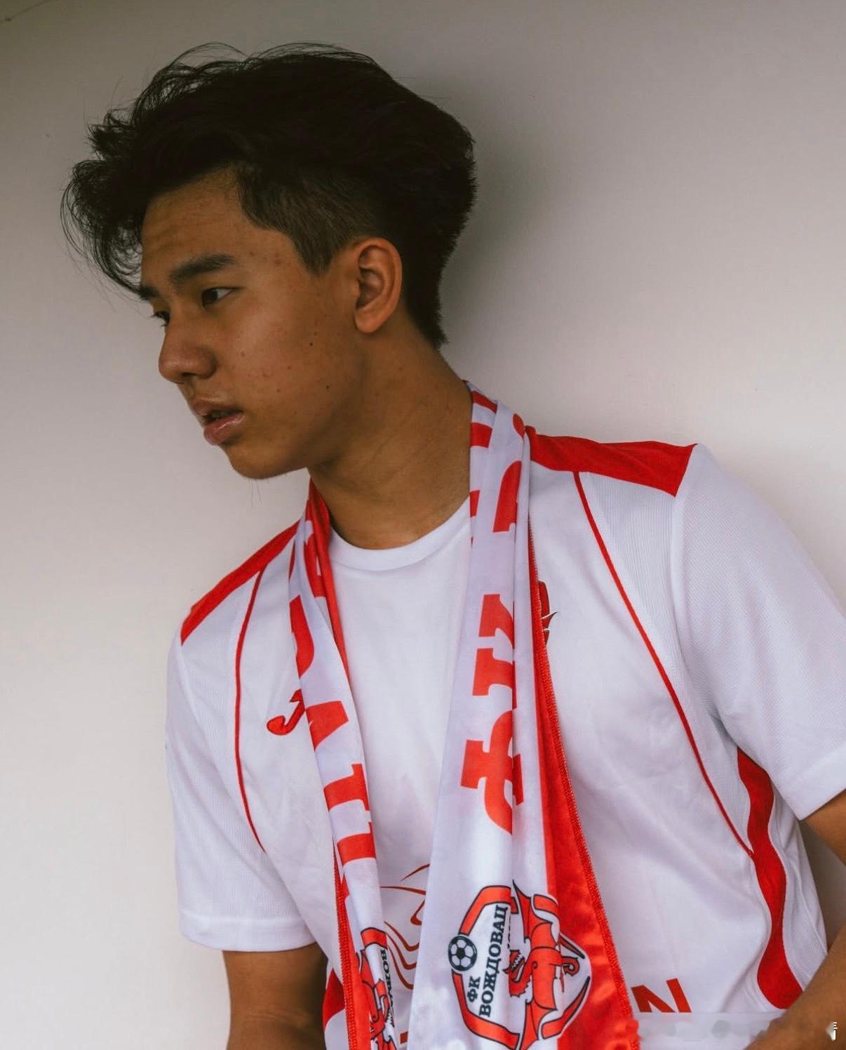 辽宁铁人张家鸣 塞尔维亚沃日多瓦茨足球俱乐部官宣张家鸣加入。【官宣原文】FK沃日