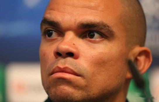 【重磅！曝曼城与佩佩正式达协议 1800万逼皇马放人】巴西知名媒体Agência