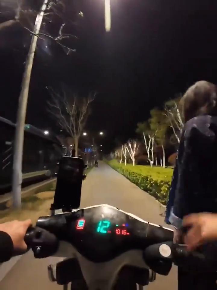 别生气了，我错了还不行吗？