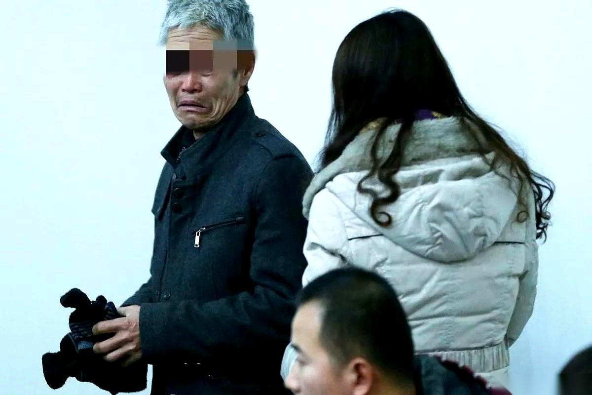 我今天真算是开了眼了。
一个当爹的，把6岁的亲闺女扔给爷爷奶奶，从此消失。不给一