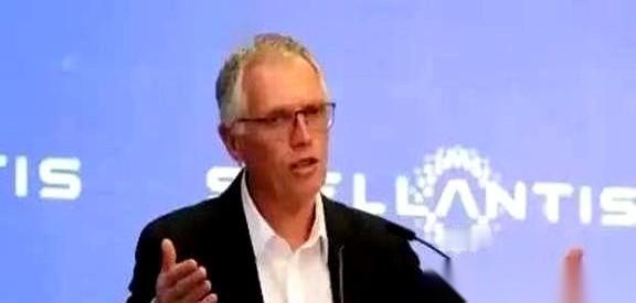 三百多亿，真金白银，当年你求着我买，章都盖了，全世界都看着，说这是合作典范。
我