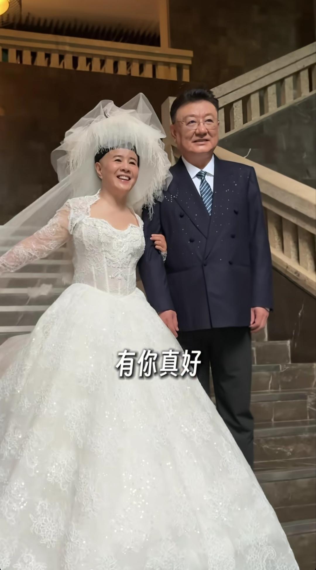 人和人真是个化学反应，这两人一个板板正正，一个活泼可爱，感觉不是一个系统的，可人