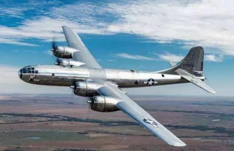 日军妄想本土决战死守到底！B29隔空破局，直接断其根基
二战后期的日军，把所有翻