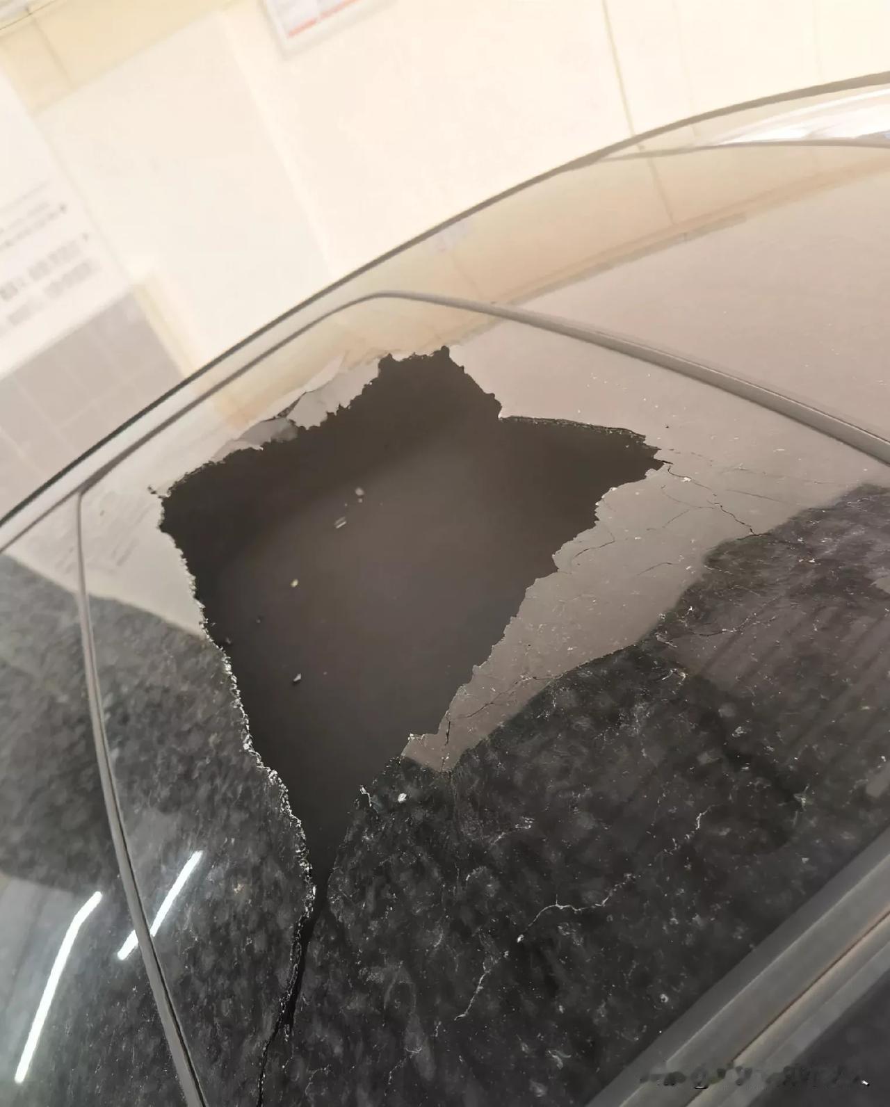 新买的车天窗晒爆了，售后先让我报保险？
 
我这台星瑞才开七个多月，今天可太闹心