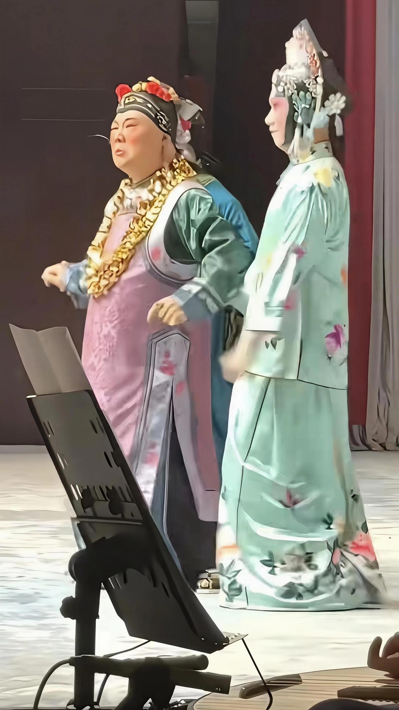 作为吃过也见过的主儿，不知道面对这满屏的不对劲，郭德纲回头看自己的这波操作，会不