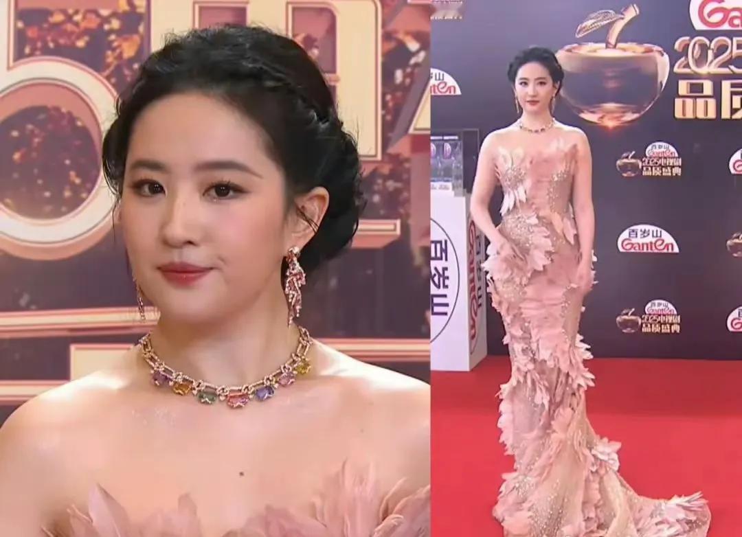 话说刘亦菲也混圈好多年，出圈角色也是一大堆，国民度也是数一数二吧。

我看白玉兰