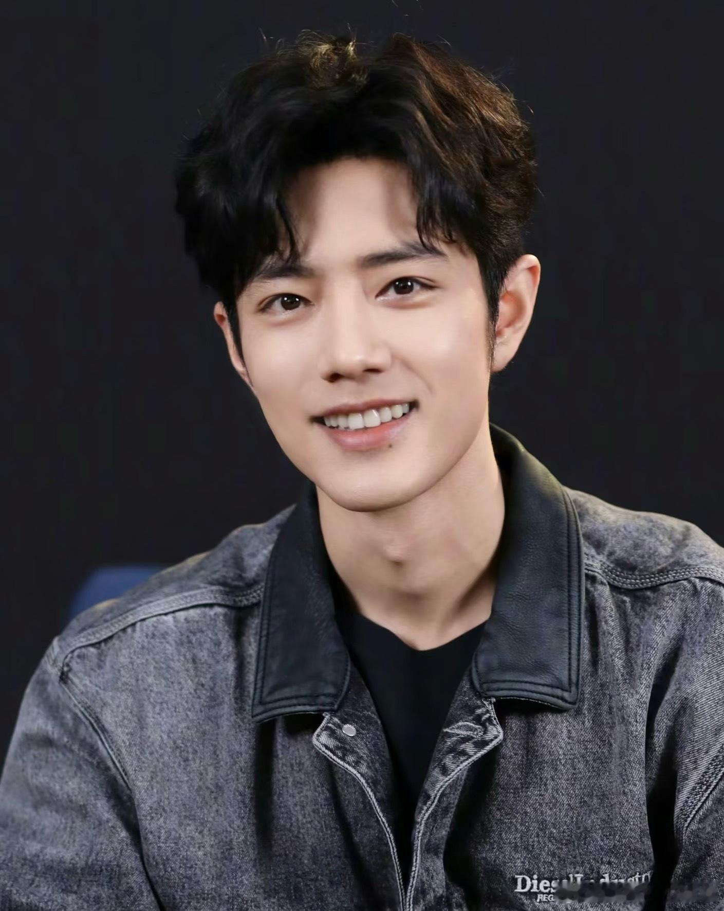 肖战最新物料，还是一如既往的清爽帅气 