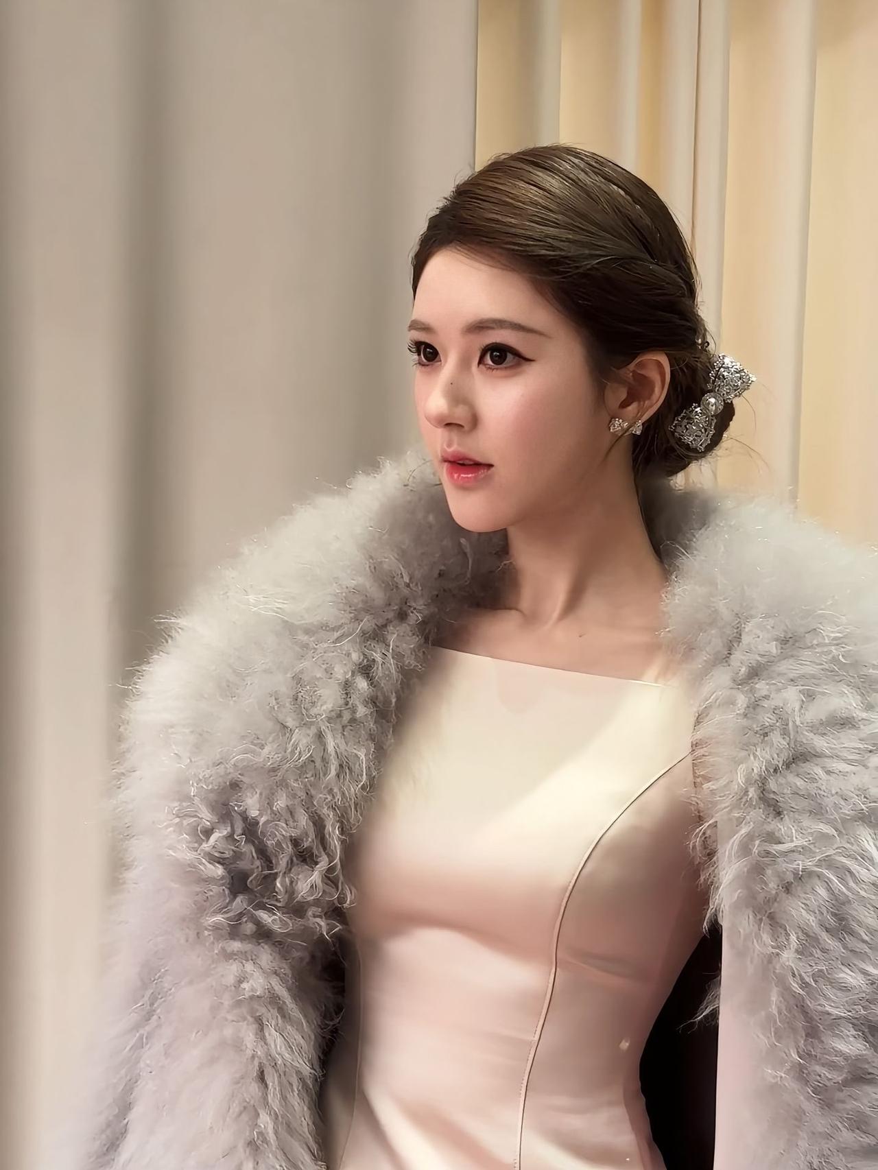 国际地位比肩四旦双冰的赵露思