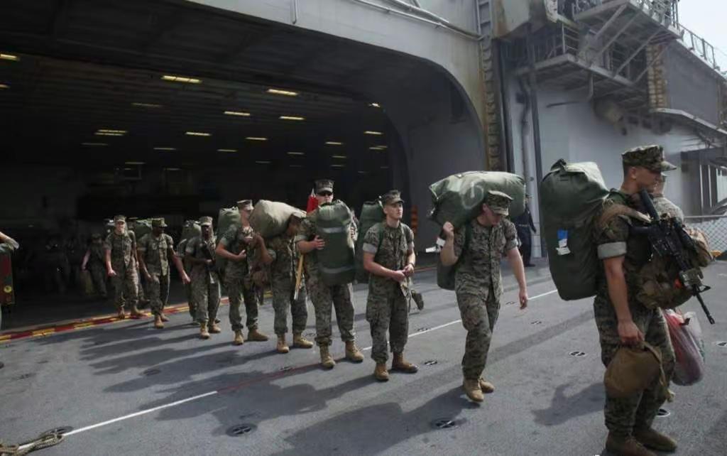 美军驻日海军陆战队开始调往中东，委托波斯导弹击中销毁……