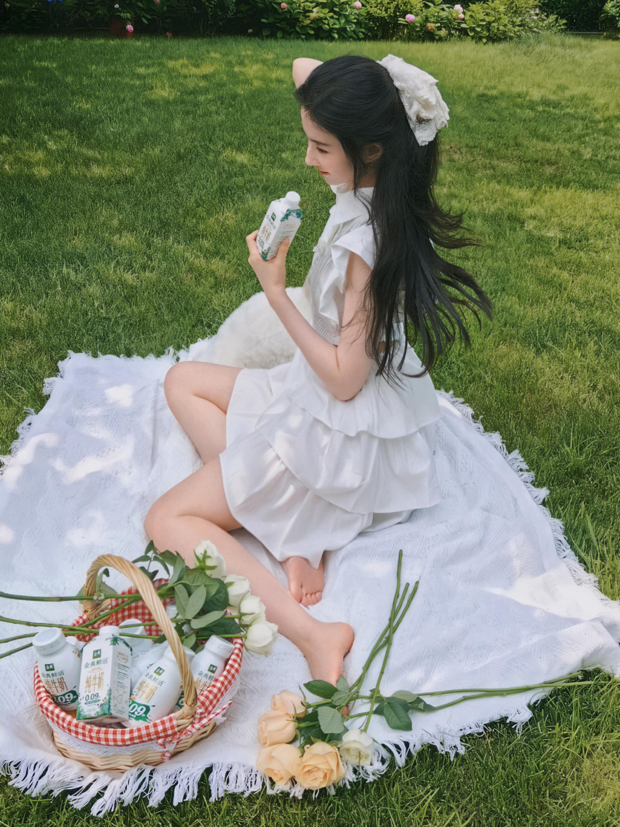 盛夏之下，阳光见证你的明媚。
