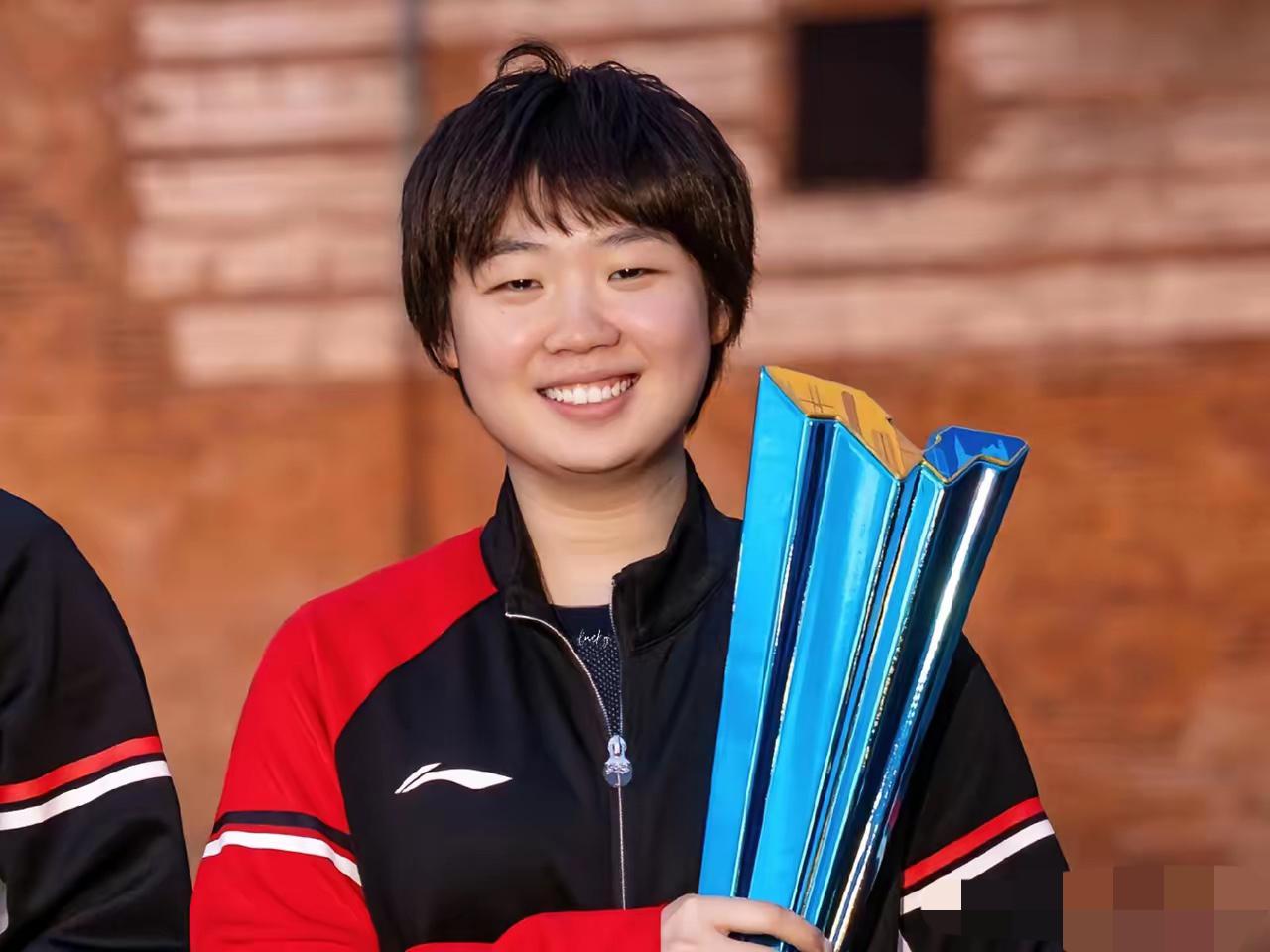 其实明眼人都看出来了，
蒯曼这次能进入总决赛，
不是因为运气好，也不是对手弱，而