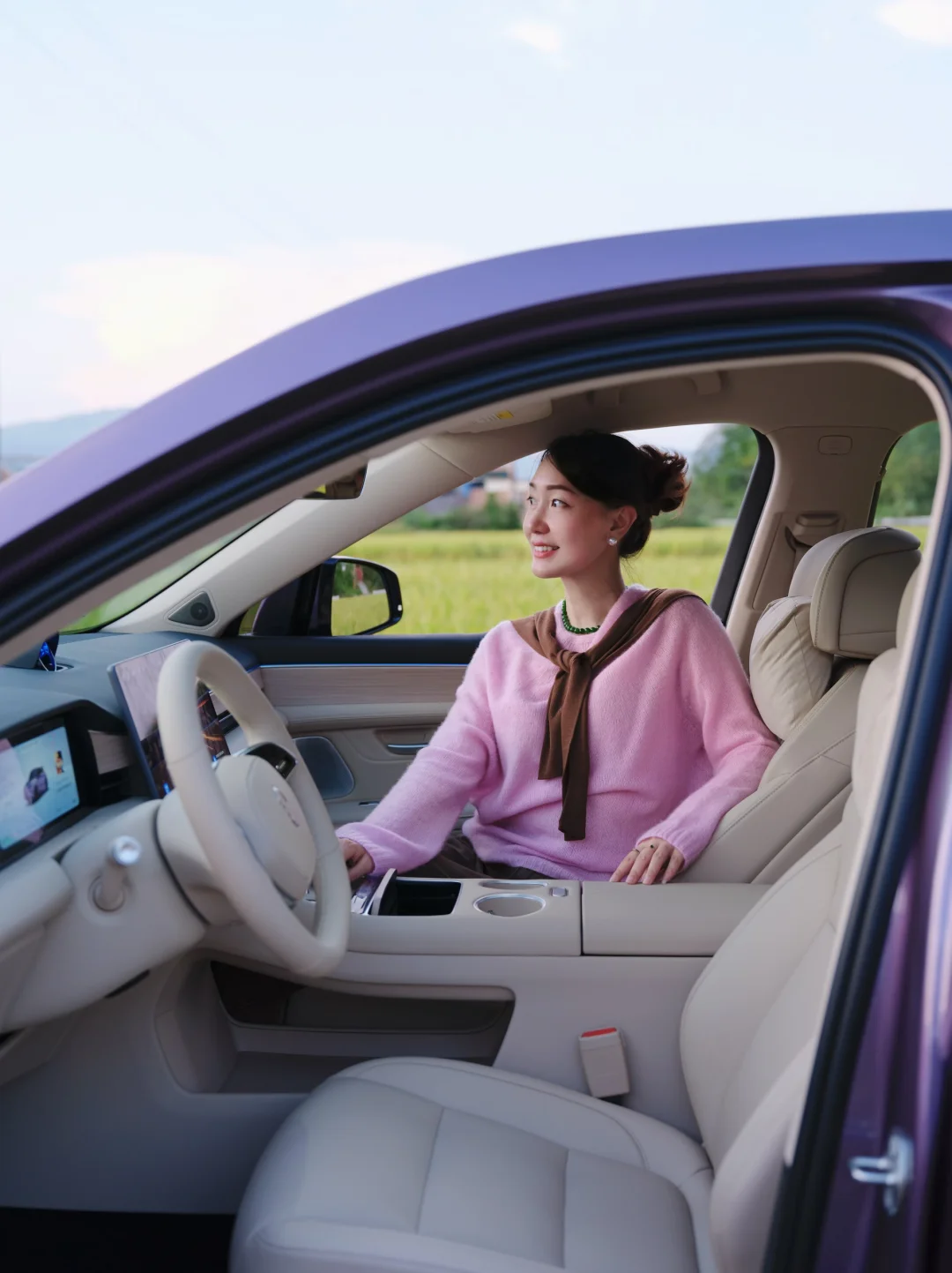 “妹妹说紫色很有韵味” ｜问界M5紫色很有气质