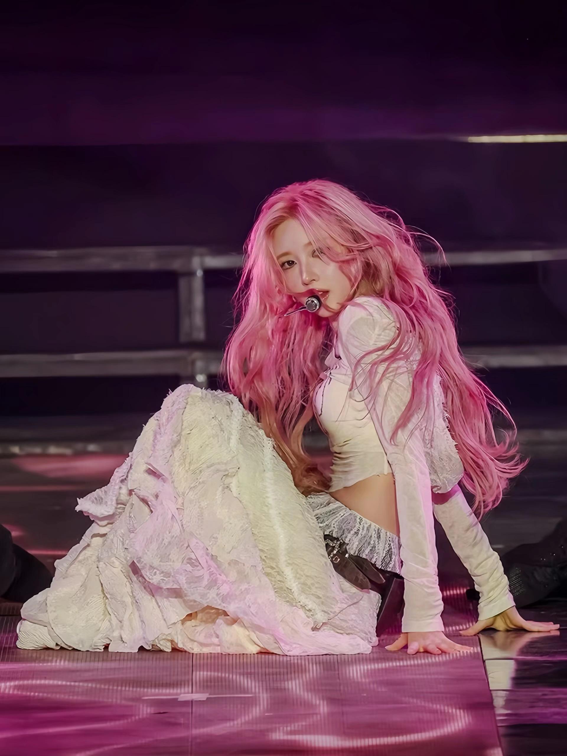 【金秋天】新闻图神成这样有多震撼你们知道吗·ive公开全员solo舞台 ​​​