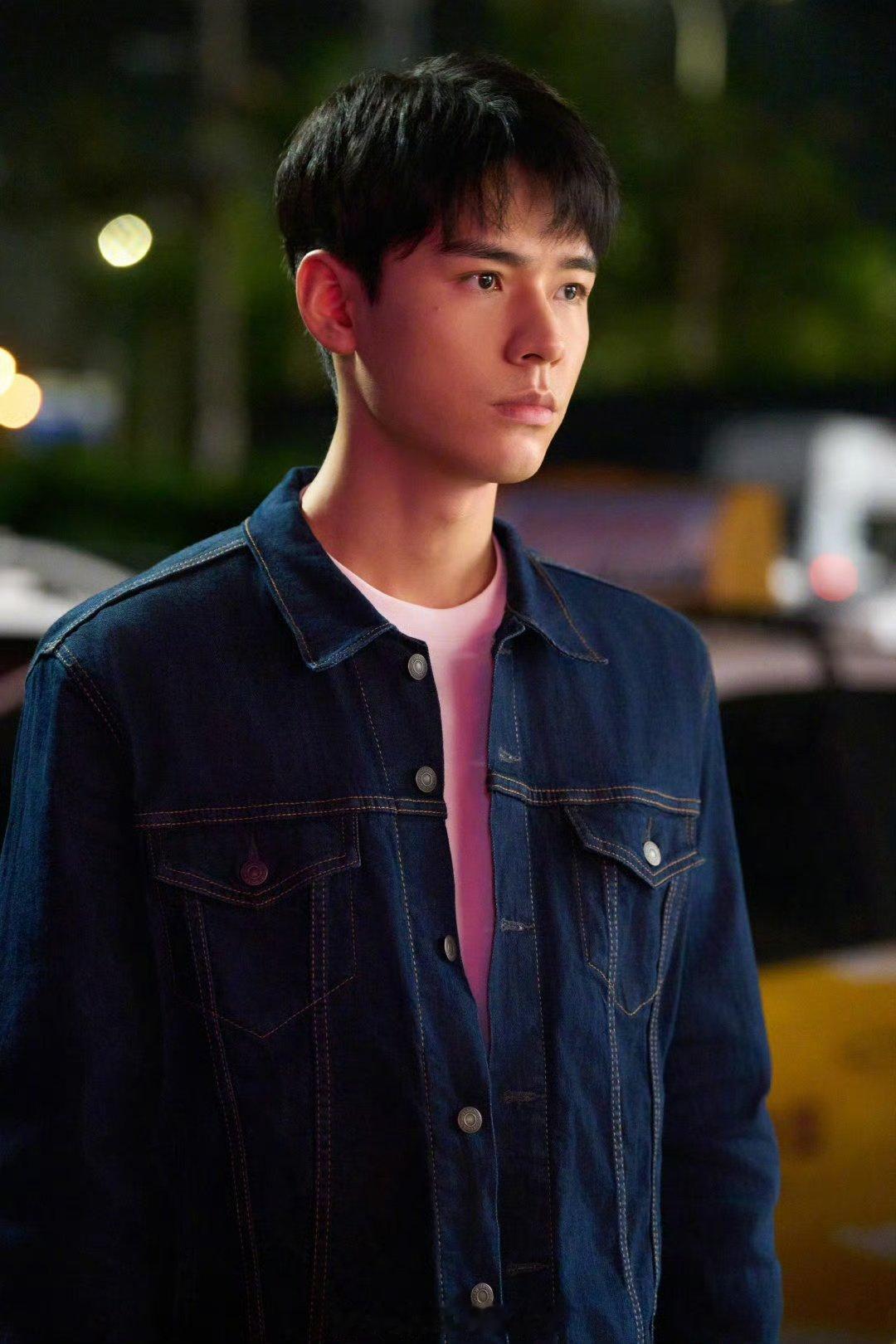 龚俊风过留痕眼神戏龚俊风过留痕质感 和龚俊叶谦一起解密罪案现场！龚俊