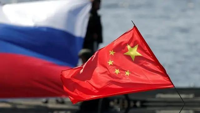 俄对华合作升'生存级'
能源金融全链条依赖中国
普京离京前的话藏着核心：中俄合作