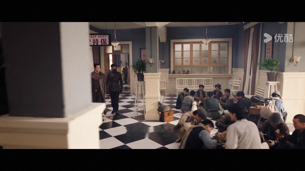 吴老狗怀怀中抱着的“三寸丁”比我想象中的要大一点，我想象中的“三寸丁应该是那种特