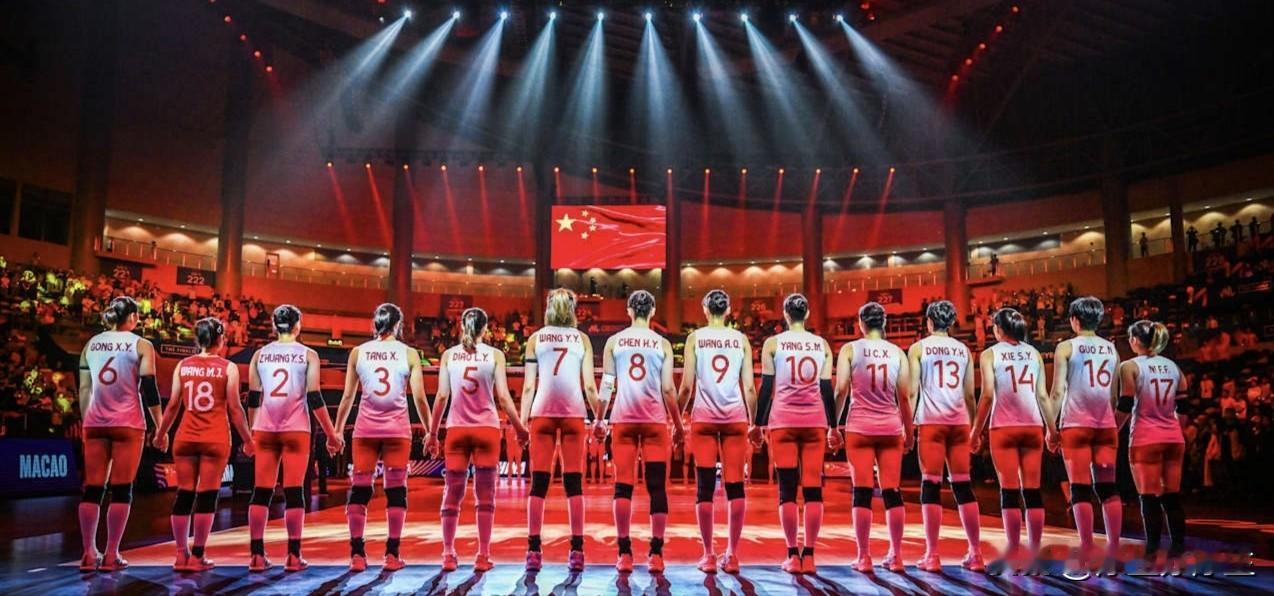 中国女排太需要一块金牌来提升士气了！亚运会的金牌对中国女排来说势在必得！
从去年