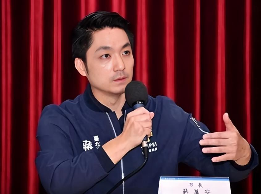 炸翻岛内！谁也没料到，蒋万安竟来得这么干脆——当众撂下狠话，坚决不参选国民党主席