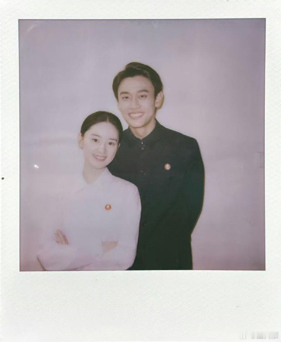 郭晓婷王天辰拍立得合照王天辰这是我的爱人方穆静给我嗑疯 