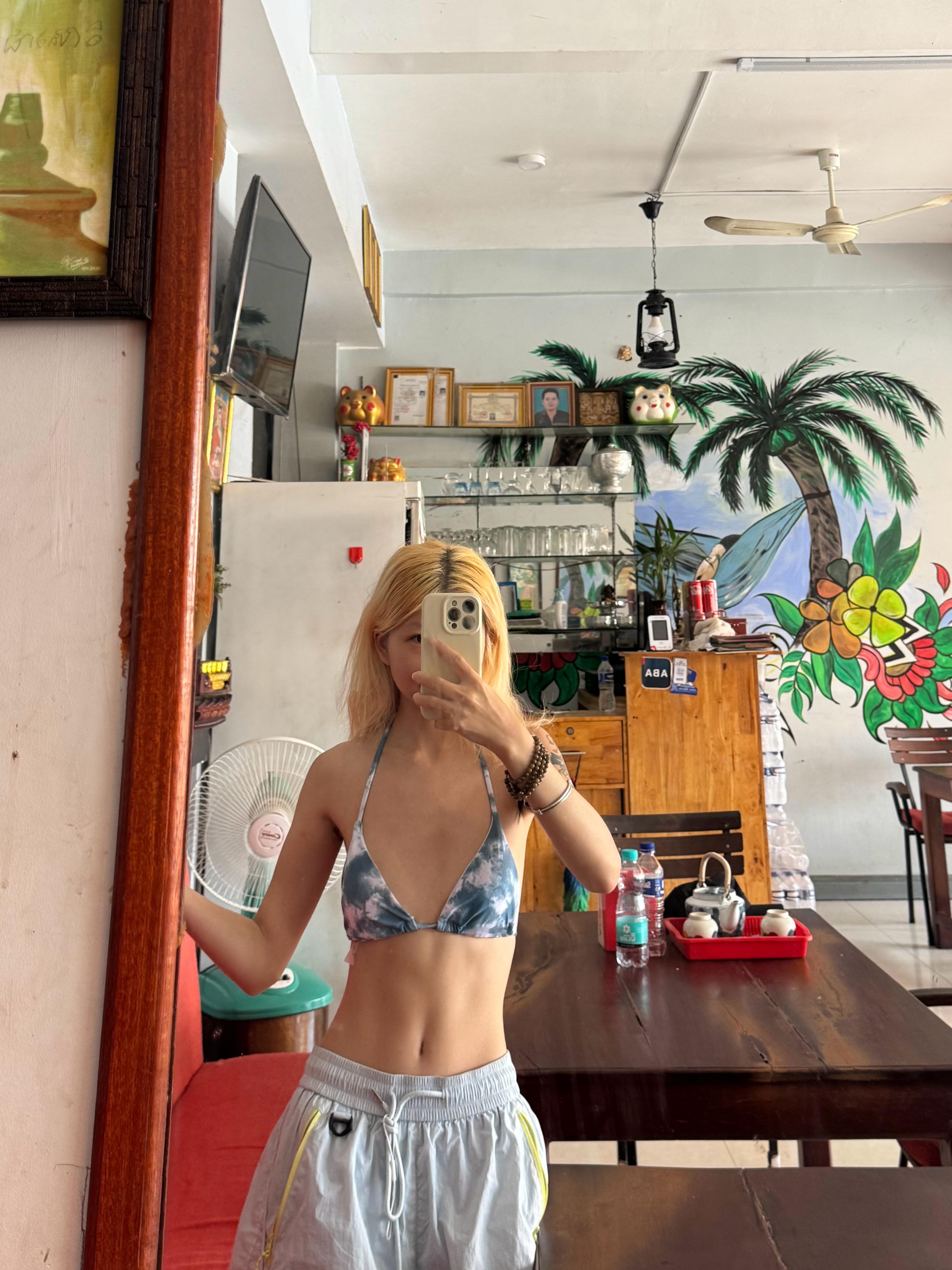 观察发现 我身材好于青旅百分之八十的男的 