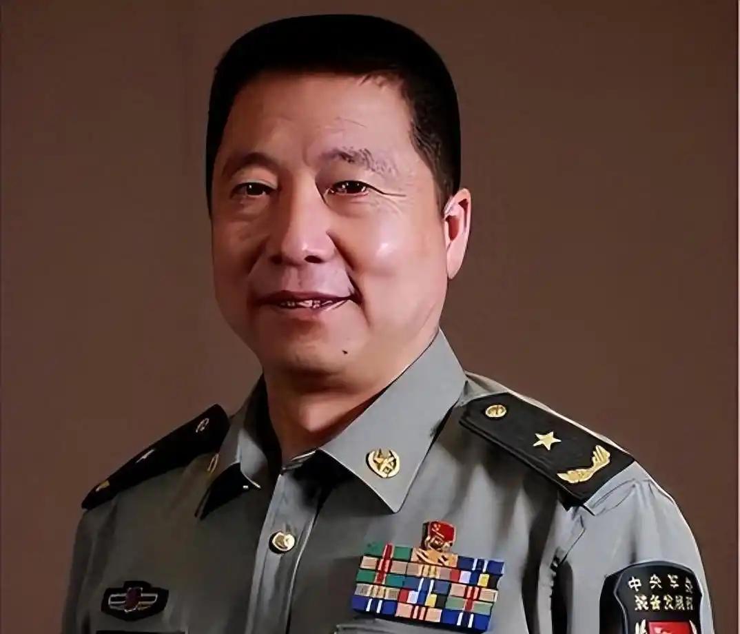 18年过去了，航天英雄杨利伟依旧是少将。很多人心里替他抱不平：立下这么大的功绩，