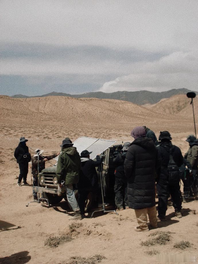 李光洁 老品种摄影师 老品种摄影师的质感！李光洁镜头下远山雾蒙、溪流鲜活，草木透