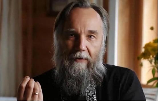 普京智囊做出预言：下一个爆发战争的地方不是台海，也不是南海！杜金这人说话可不是瞎