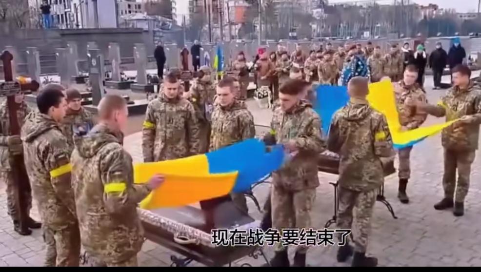 乌克兰除了领土以外，最惨重的损失，莫过于这些年轻的士兵了！他们这个年龄，照理说，