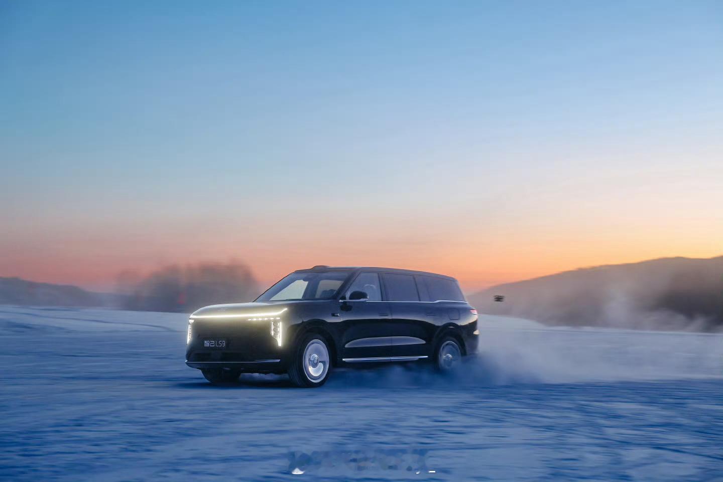 智己五周年实现单月盈利智己汽车在五周年之际宣布首次实现“全成本口径盈利”，即覆盖