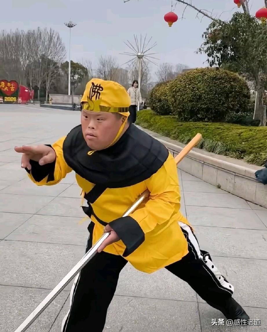 其实糖宝没什么不好，至少无忧无虑的可以过一辈子，网上有一个网友人的一辈子各个时间