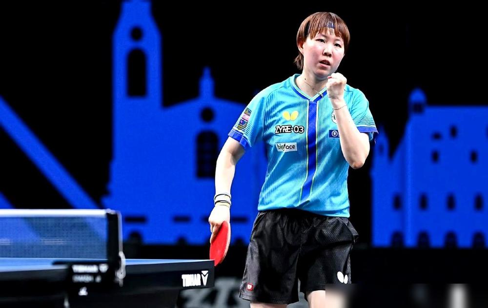 乒乓球桌上，哪有什么天才少女，只有熬出来的老将。

朱雨玲对阵韩国的申裕斌，开局