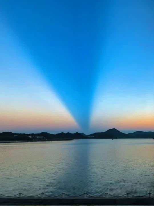 有没有人看到今晚的天空啊