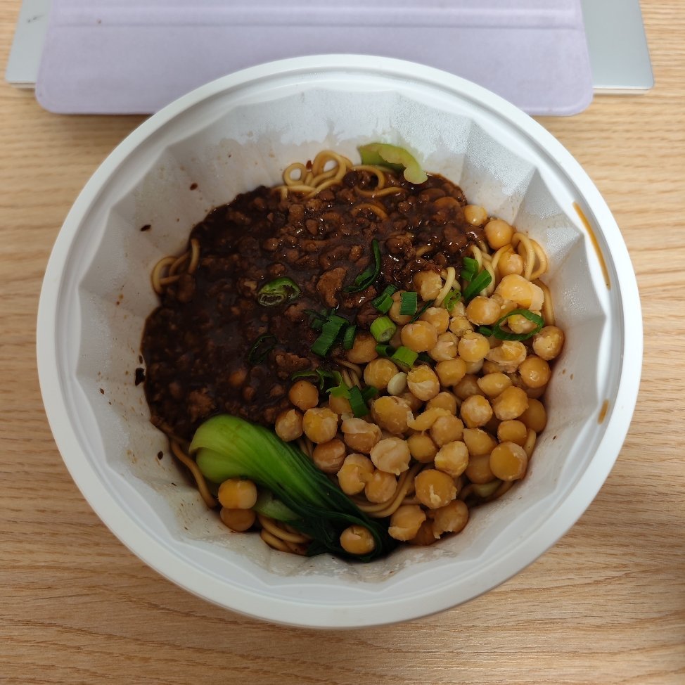 忘了看首页谁吃了一碗豌杂面，坚持了半天也没忍住那个瞬间... 
