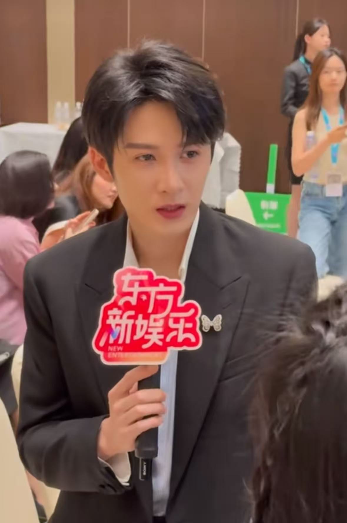 檀健次白玉兰红毯直拍檀健次白玉兰直拍檀健次白玉兰红毯直拍，帅的，[抱一抱][抱一