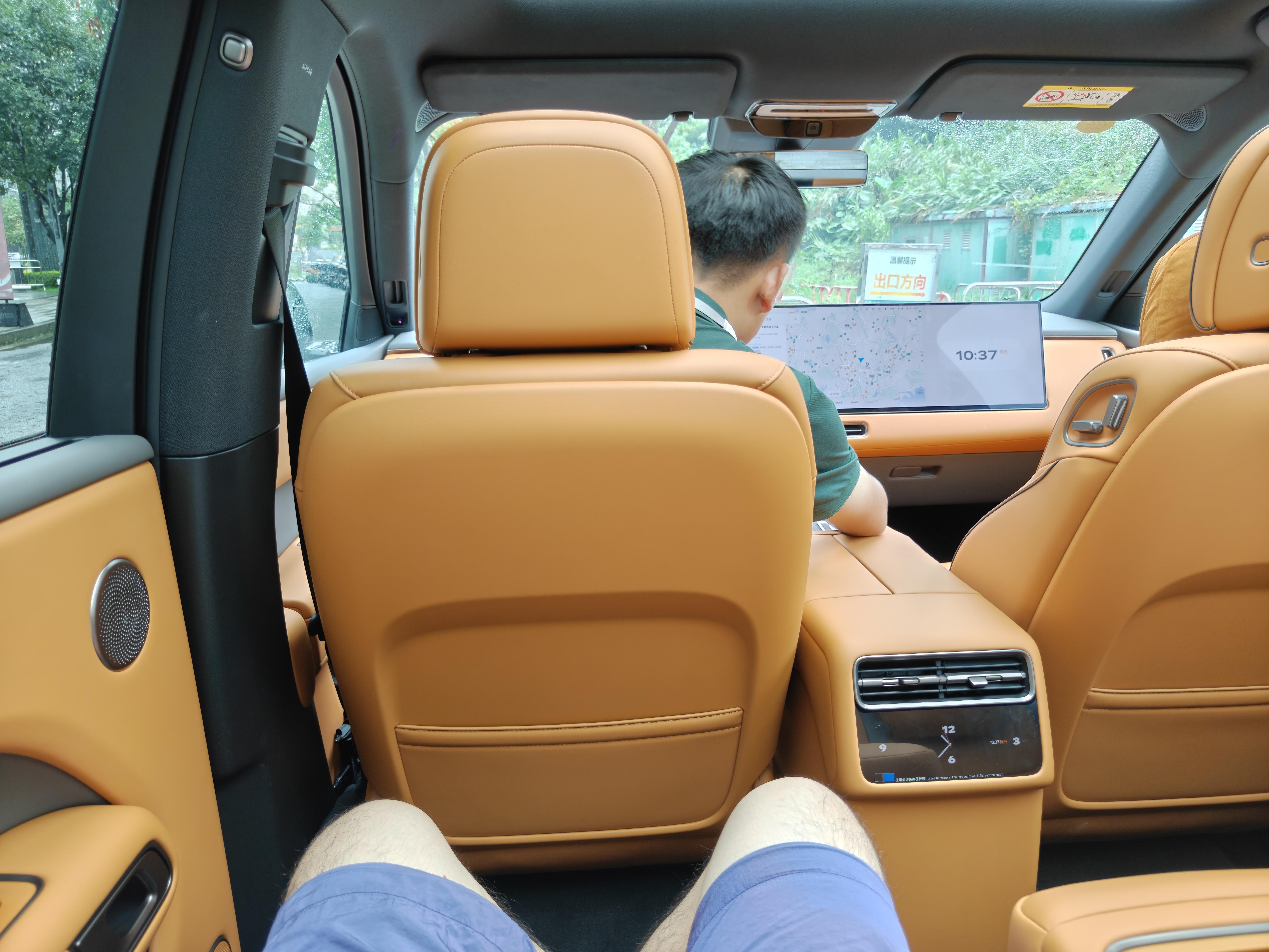理想的态度还是很好的，今天主动上门道歉和试驾。我先试试L6。 ​​​