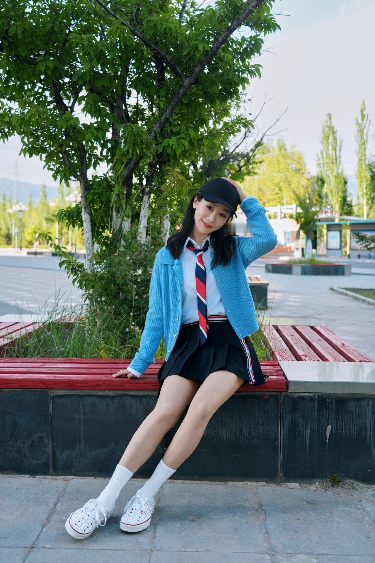 杨紫学姐风穿搭杨紫学姐风ootd：整体风格干净利落、温柔中带着青春的活力感👕：