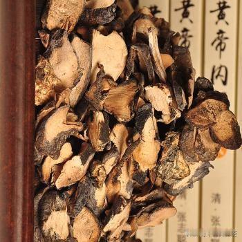 散湿用生姜，燥湿用厚朴，渗湿用猪苓，中医教你3个药，从头到脚除湿气！
1.散湿用