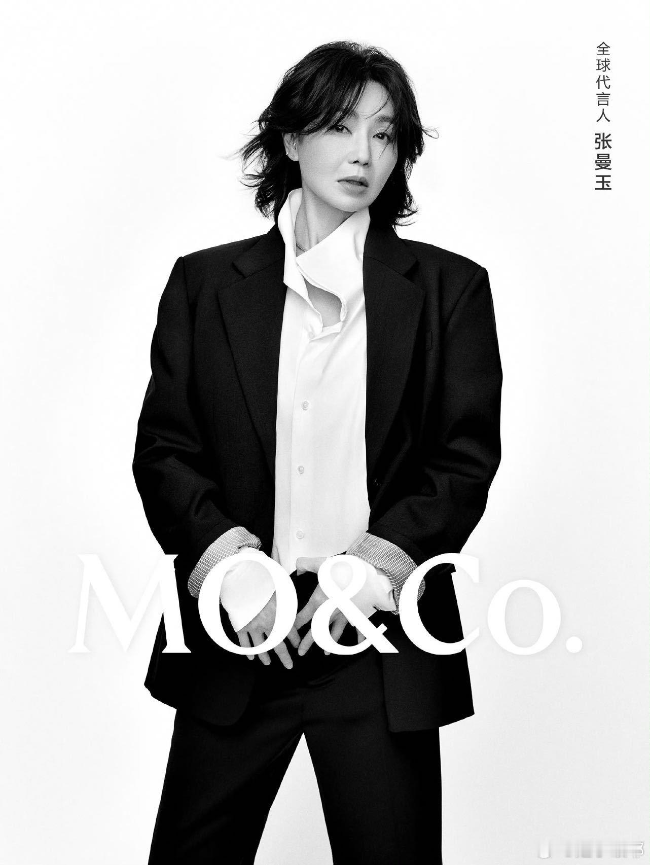 张曼玉牵狗上班 张曼玉牵着狗狗拍的MO&Co.代言短片好松弛，清透裸妆配简约穿搭