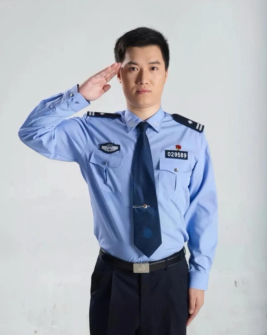 毕李，男，汉族，出生于1986年，中国共产党党员，宁波市鄞州区公安分局刑侦大队副