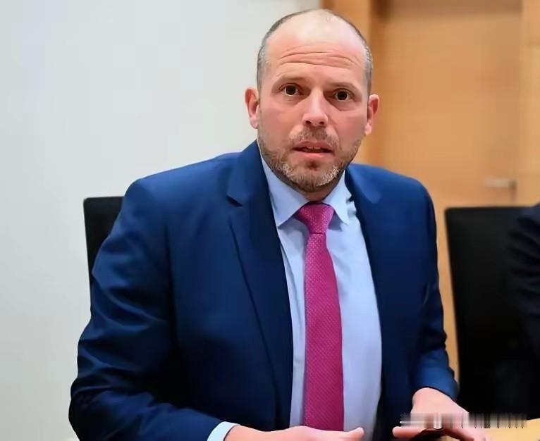 比利时国防大臣看到了问题的重点！

比利时国防大臣特奥·弗兰肯在社交媒体X上发文