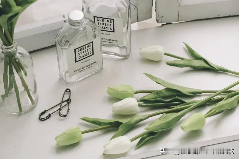 早安，亲爱的朋友。早晨一句祝福 

当晨光轻轻洒在窗台，唤醒沉睡的大地，也唤醒我