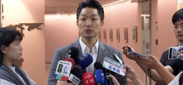 谁都没想到，台北市长蒋万安的财产申报能炸出这么大的水花。网友一扒，短短两年，存款
